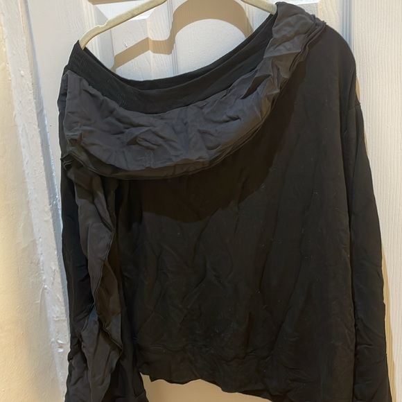 Clu long sleeve Free with purchase - Picture 10 of 11